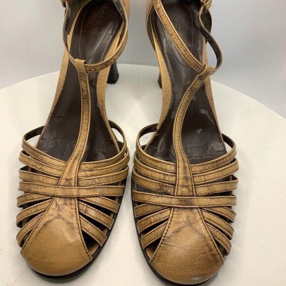 Bandolino Heel - Picture 1 of 8